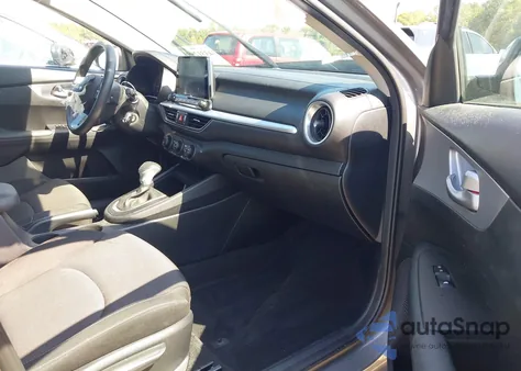 2022 Kia Forte Lxs z USA, uszkodzony, nr VIN 3KPF24AD7NE494238